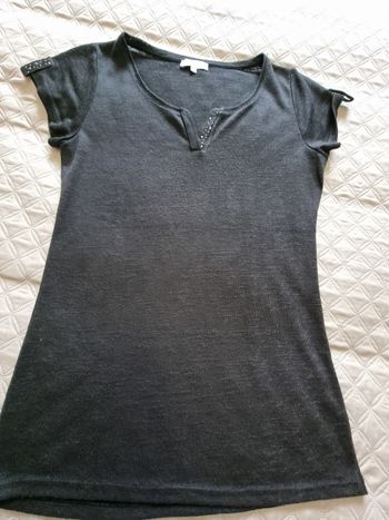 Joli petit haut noir pour les fêtes taille 2
