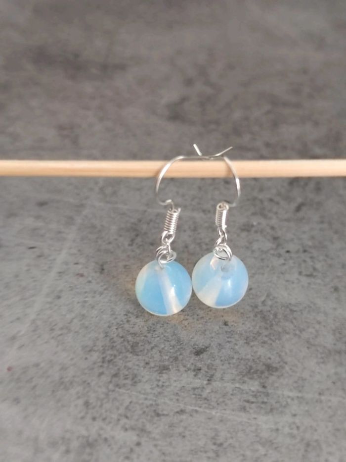 Boucles d'oreille métal argenté et opalite - photo numéro 2