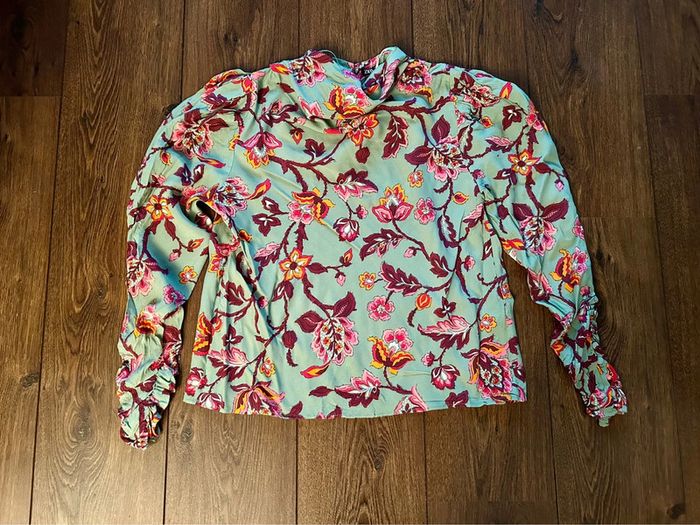Blouse Zara drapée fleurie T. L