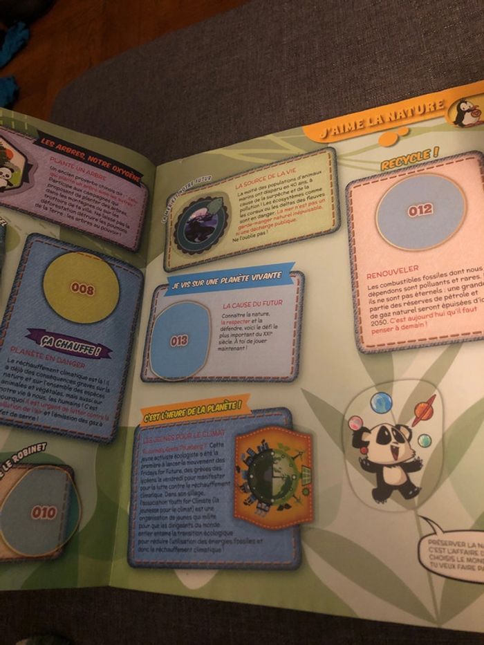 Album panini animaux 2022 + gros lot de stickers - photo numéro 3
