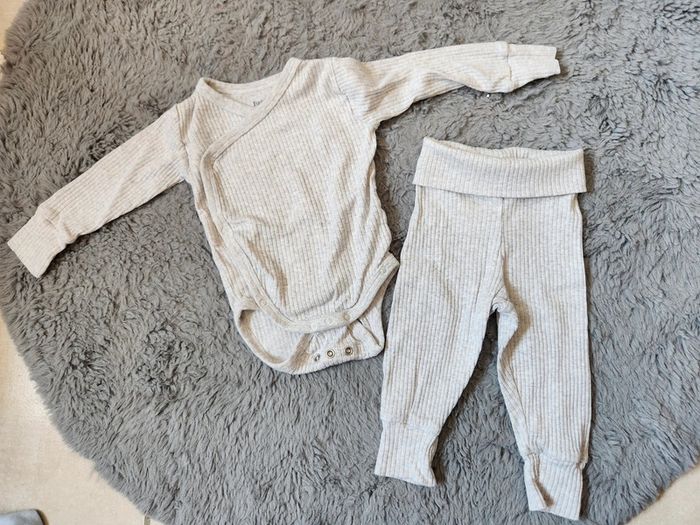 Ensemble bodie manches longues et pantalon