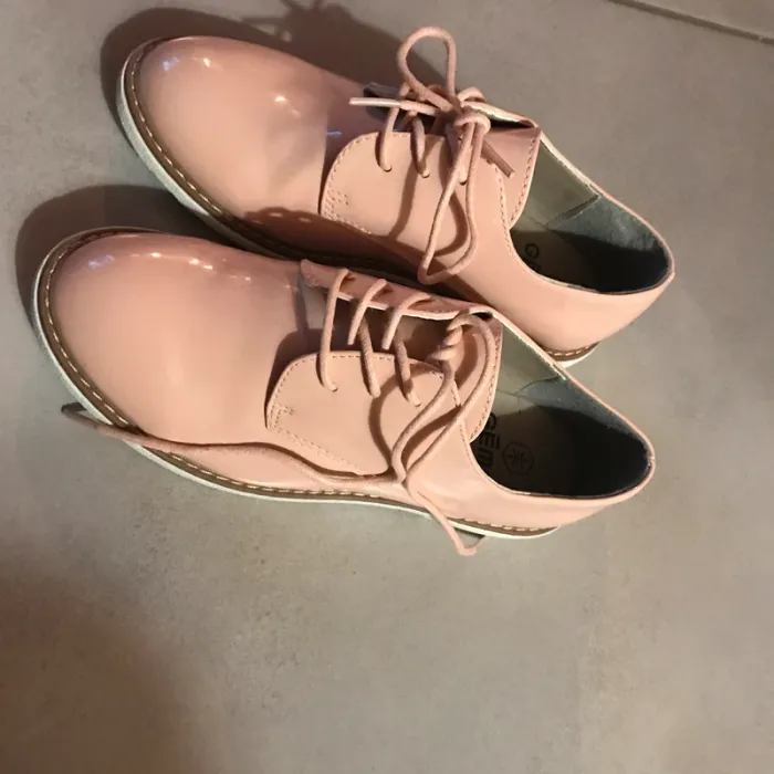 Chaussures vernies neuves - photo numéro 3
