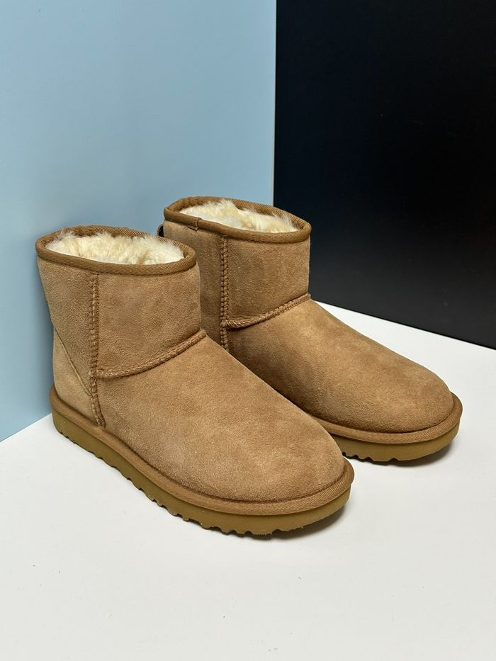 UGG Classic Mini en peau de mouton - photo numéro 7