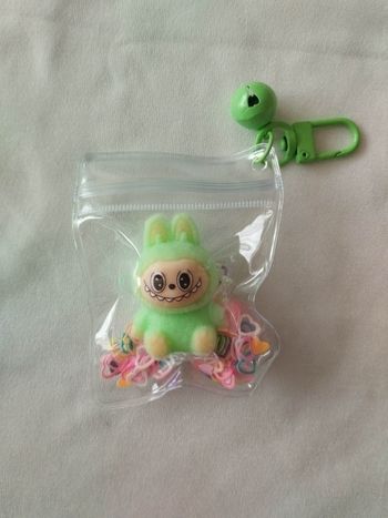 Porte-clés Labubu vert