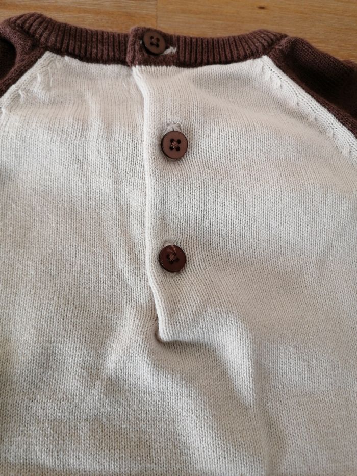 Pull avec boutons derriere - photo numéro 4