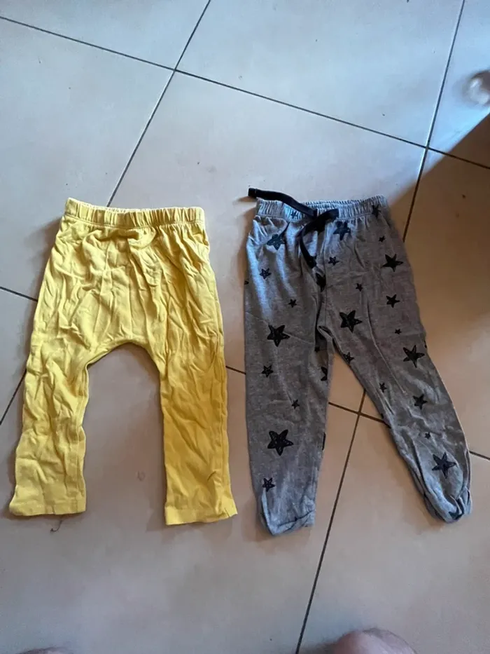 Lot de 2 pantalon taille 86 cm