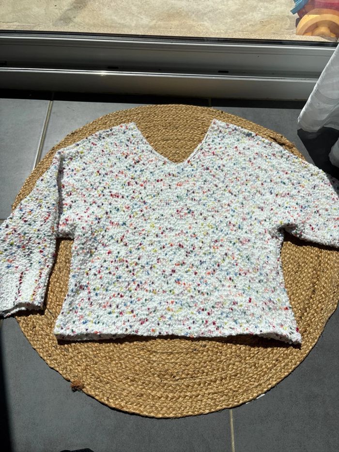 Pull col V coloré
