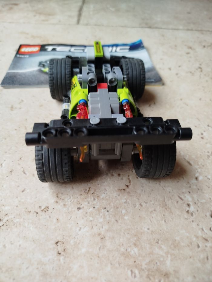 lego technics voiture  moteur à friction Num.42 072 - photo numéro 3