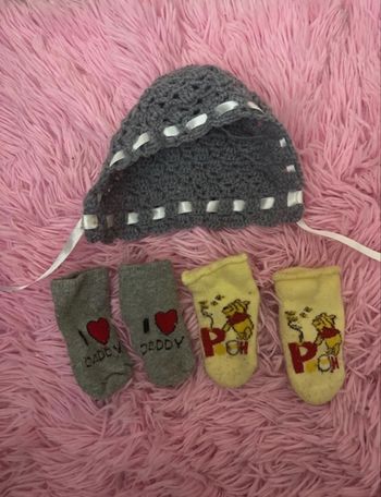 Lot de 2 paires de chausette +bonnet en Laine