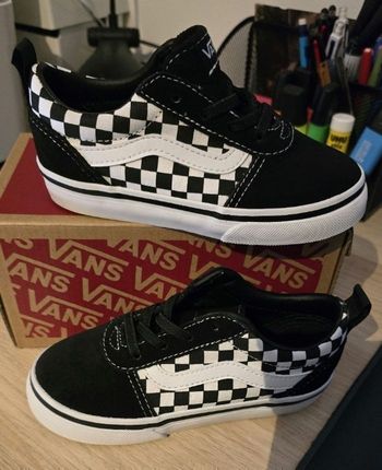 Neuves (non portées)🏷🤩😍⚘️superbes  baskets VANS mixtes Pointure 26😍🤩⚘️🏷👍