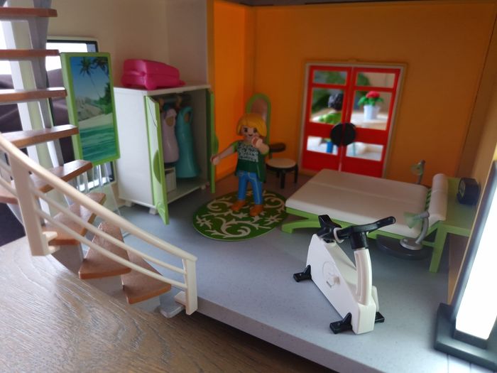 Villa Playmobil avec accessoires complets - photo numéro 7