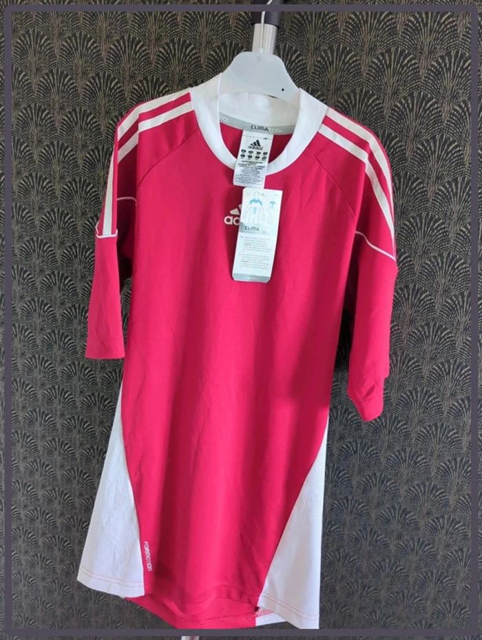 T-shirt Adidas climacool rouge taille 2 XS ou 14 - 16 ans