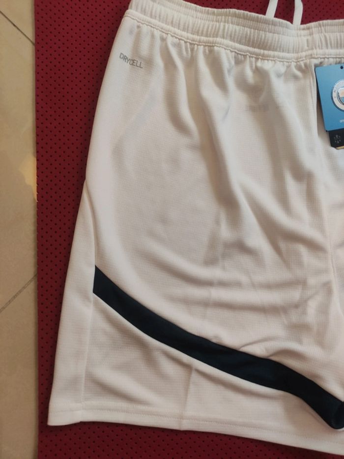 Short de foot Manchester City, Puma Authentique Officiel taille enfant 15/16 ans, Neuf - photo numéro 10