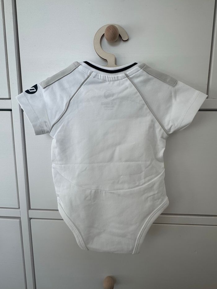 Body manche courte 6 mois Real Madrid neuf - photo numéro 2