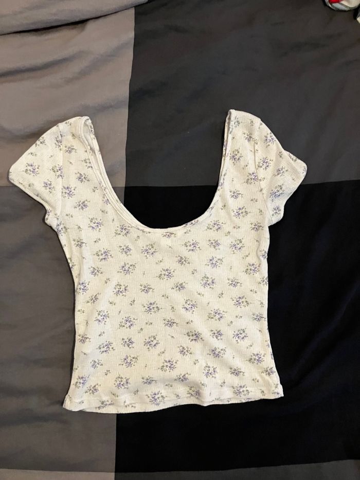 Tee shirt court crème à motifs - photo numéro 3