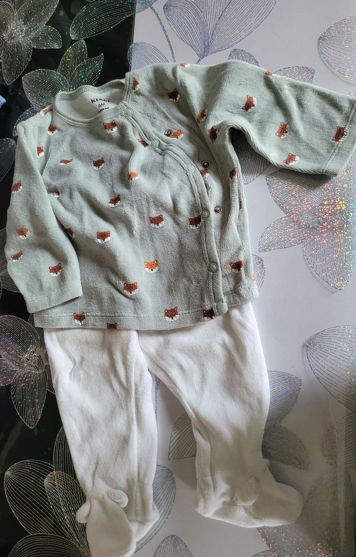 Lot 2 pyjamas 6 mois - photo numéro 2