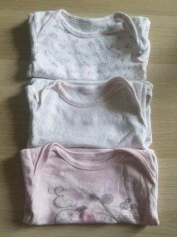 Lot 3 bodies fille 12 mois