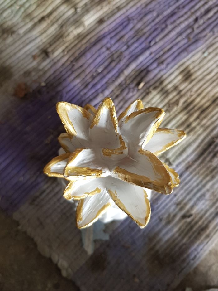 Ananas décoratif en résine - photo numéro 3