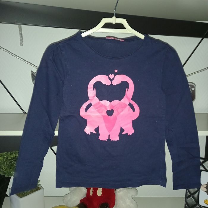 💙Tshirt très bon état 10 ans 💙