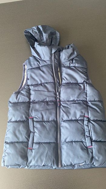 Veste doudoune sans manche avec capuche