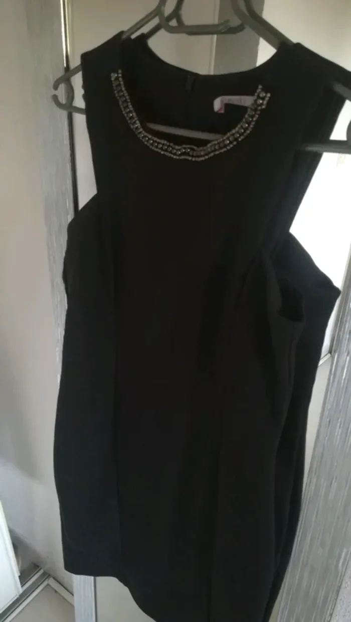 Robe noire perles - photo numéro 2