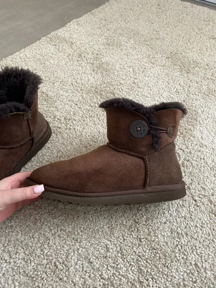 Ugg basse marrons - photo numéro 4