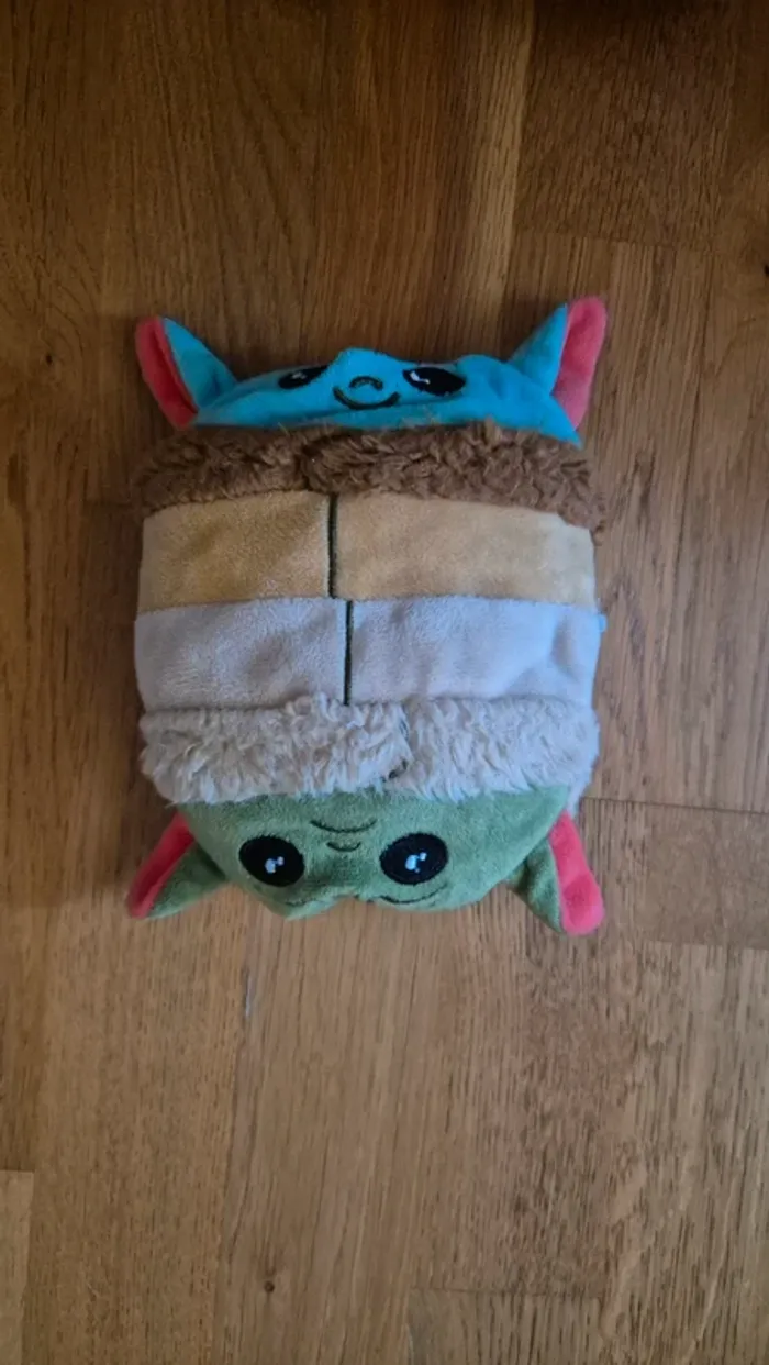 Peluche yoda reversible