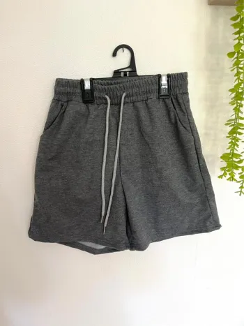 Short confortable pour femme