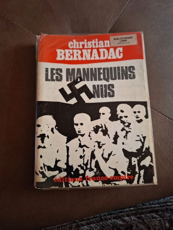 Les mannequins nus