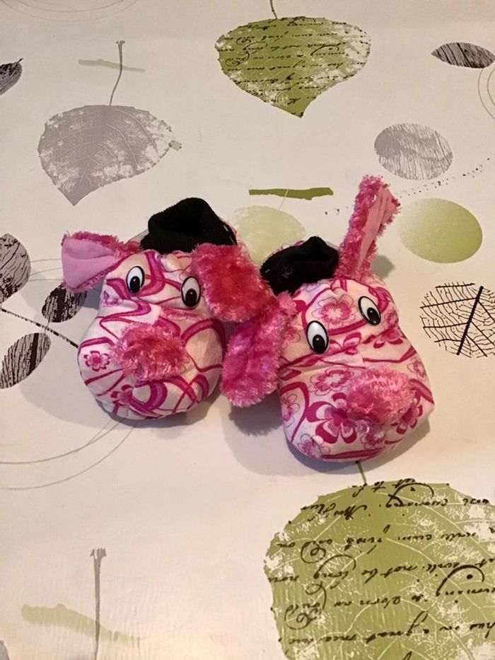 Paire de chaussons tête animaux roses et noir taille 24 /25
