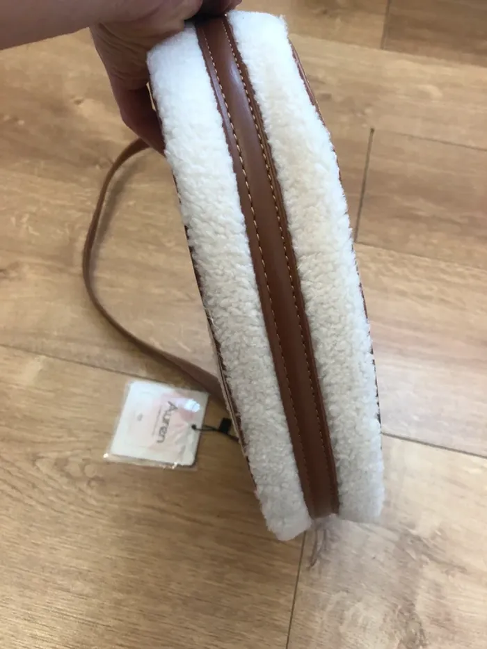 Sac bandoulière moumoute beige et camel - photo numéro 4