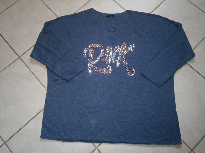 Pull bleu avec sequins rosés Taille 42