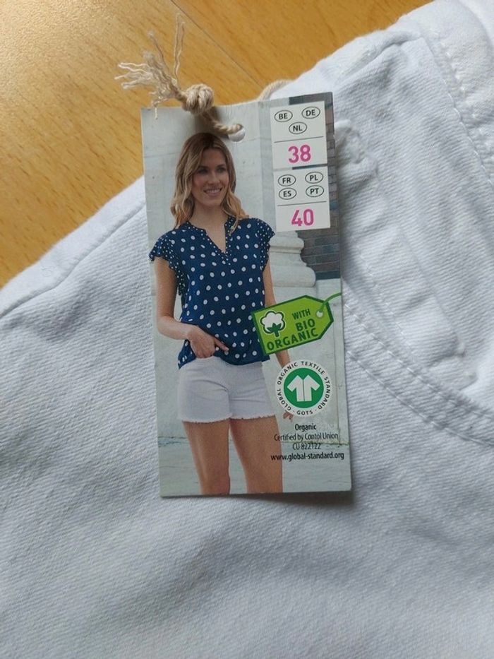 Short blanc Up2fashion taille 38 - photo numéro 2