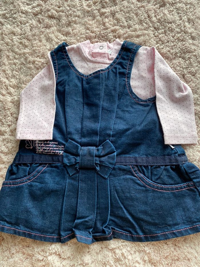 Robe en jeans avec tee-shirts Alphabet 6 mois