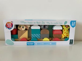 Petit train en bois NEUF