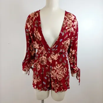 Combishort rouge fleuri décolleté cache-cœur taille XL manches longues nouées A1561