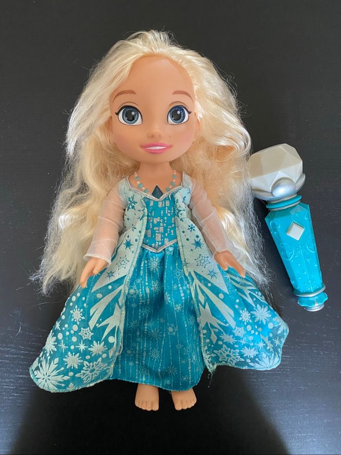 Poupée Reine des Neiges