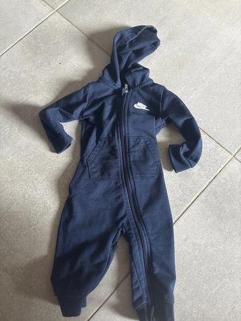 Combinaison bleu marine, Nike