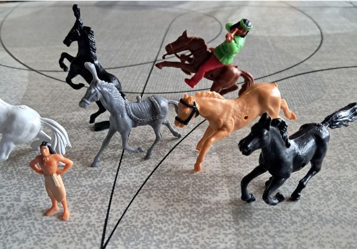 Lot figurines NEUVES pour garçon - photo numéro 6