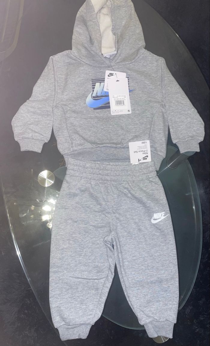 Ensemble Nike bébé - photo numéro 2