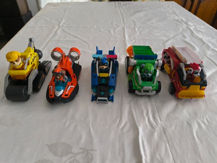 Lot véhicules lumineux pat patrouille