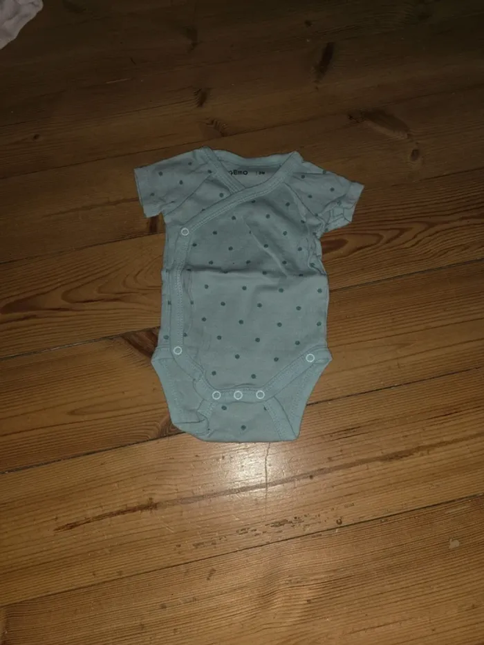 Lot de 4 bodie en coton, 3 mois. - photo numéro 4