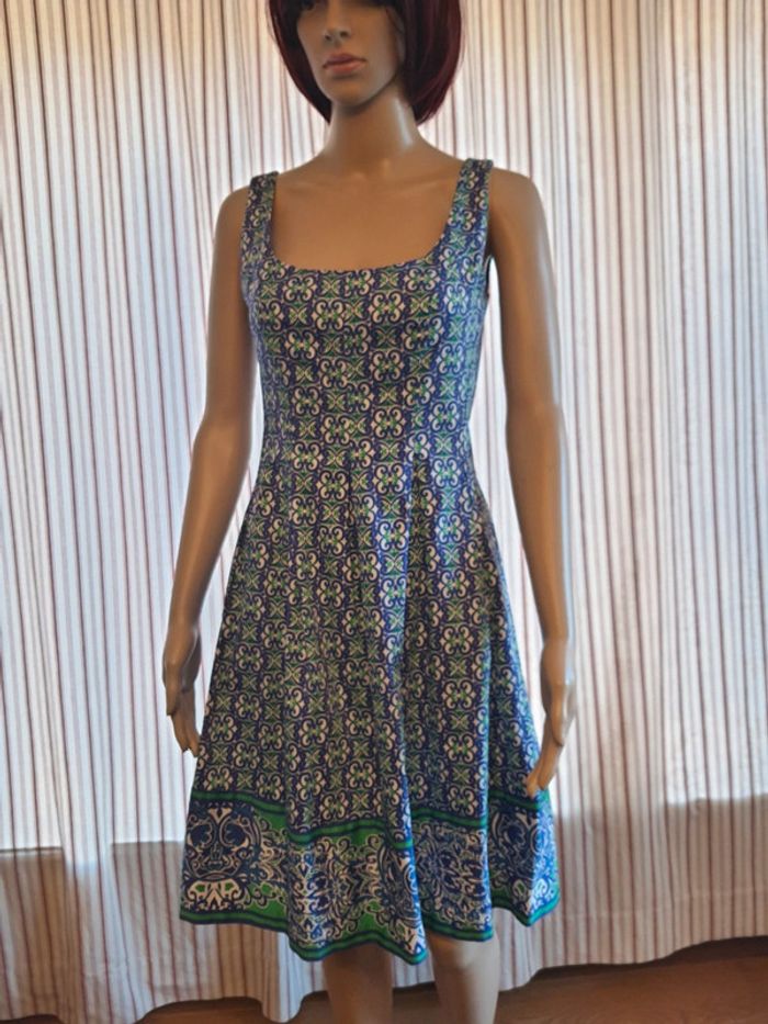 Jolie robe d'été Nine West taille 2 fr 36