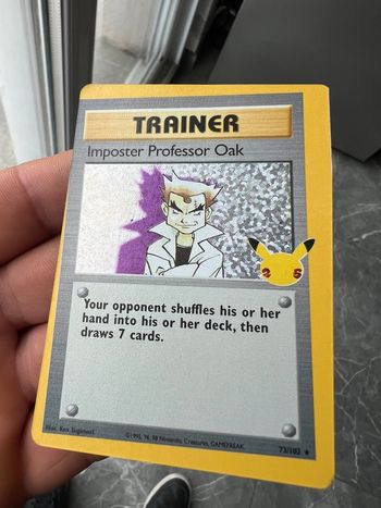 Pokémon Imposter Professor AOK 83/102 EB07 Défaut découpage