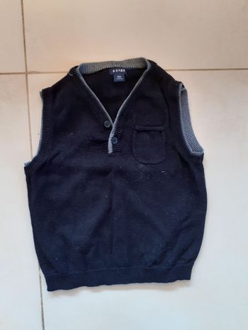 Pull sans manches col v