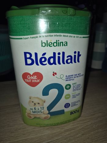 Boîte de lait 2eme age blédilait neuf