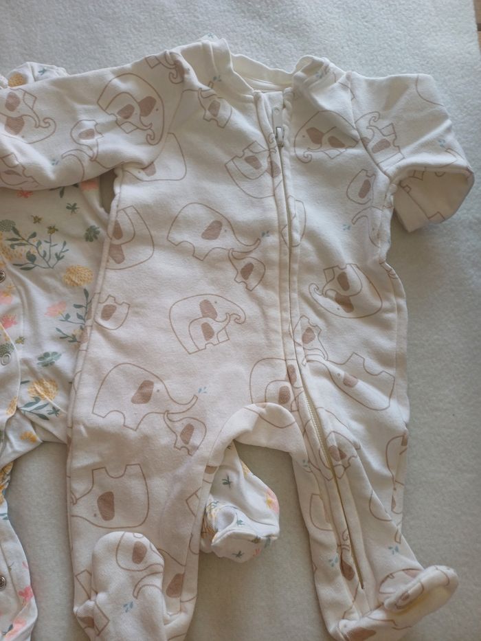 Lot pyjamas 1 mois - photo numéro 3