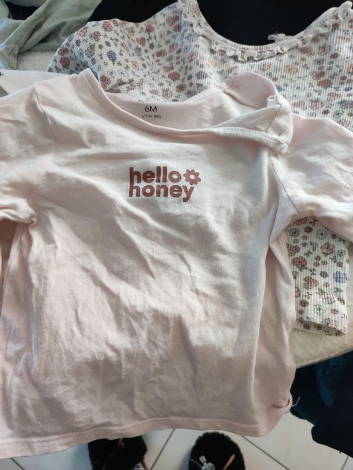 Lot 6 Tee shirt manches longues fille taille 6 mois - photo numéro 2