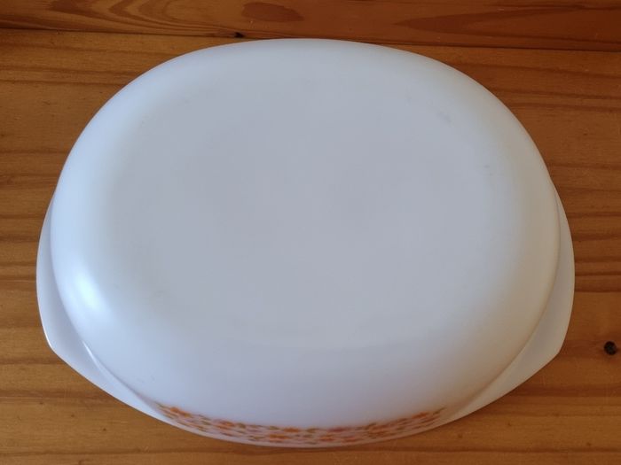 Plat a four Arcopal Vintage en Très bon état - photo numéro 8