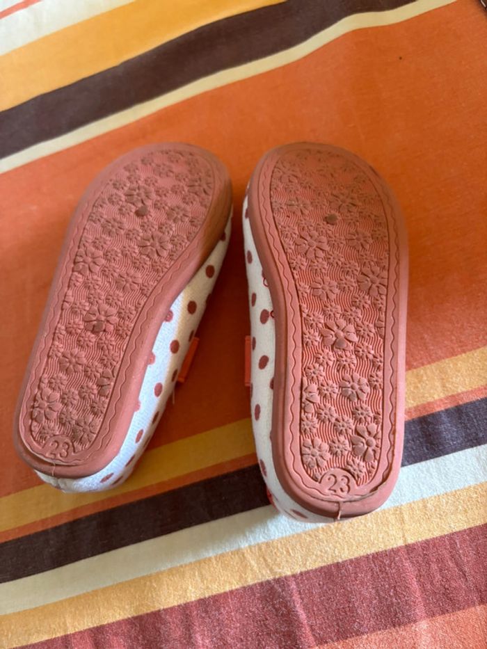 Chaussons Minnie pointure 23 - photo numéro 3